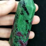 Ruby Zoisite pointed tower برج مدبب من حجر الزوسيت مع الروبي -الياقوت