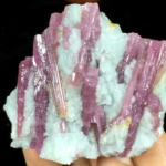 Natural red tourmaline rought stone حجر "الربلت" التورمالين الوردي الطبيعي